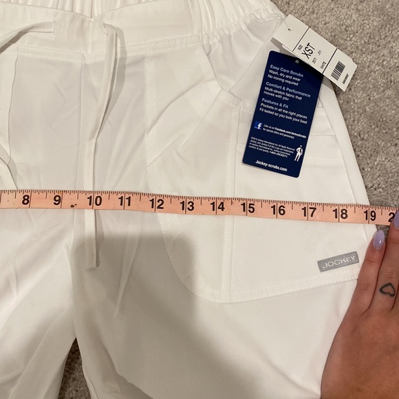 Brand new TALL xs jockey scrubs; bright white - Picture 6 of 6